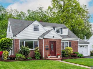 16-07 Radburn Rd, Fair Lawn, NJ 07410