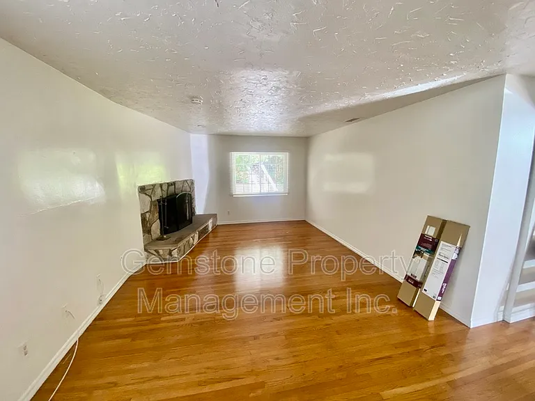 5220 Joan Ct — Photo 7