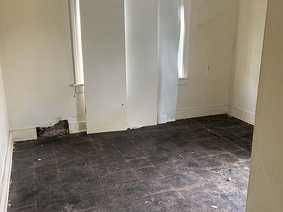5th image of 14623 Justine St