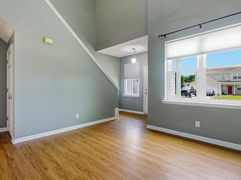 103 Briar Hollow Dr — Photo 8