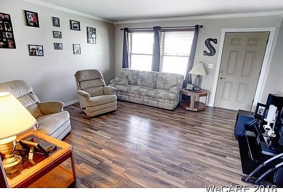 3rd image of 1822 Latham Ave