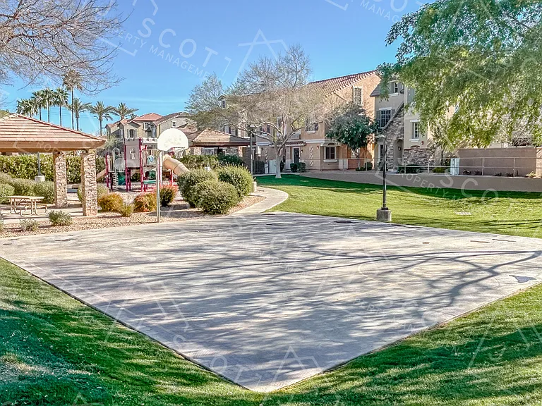 746 N Laguna Dr — Photo 19