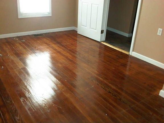 2nd image of 718 N 3rd St