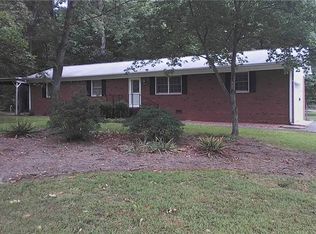 1625 Sullivan Rd, Thomasville, NC 27360