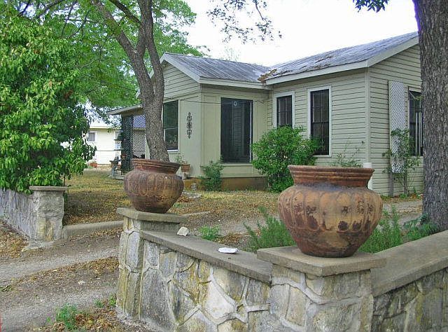 1st image of 407 N Milam St