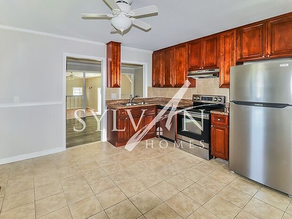 5th image of 212 Eastwood Dr