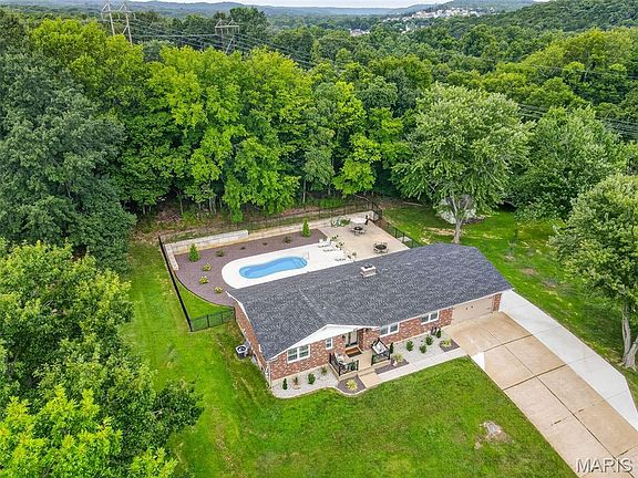 3rd image of 5809 Runnymede Pl