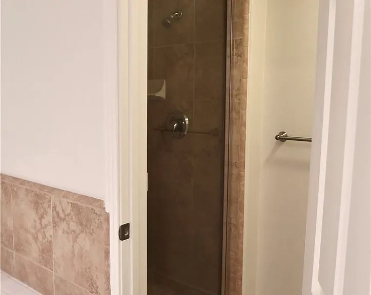 2243 Martin #110 — Photo 22