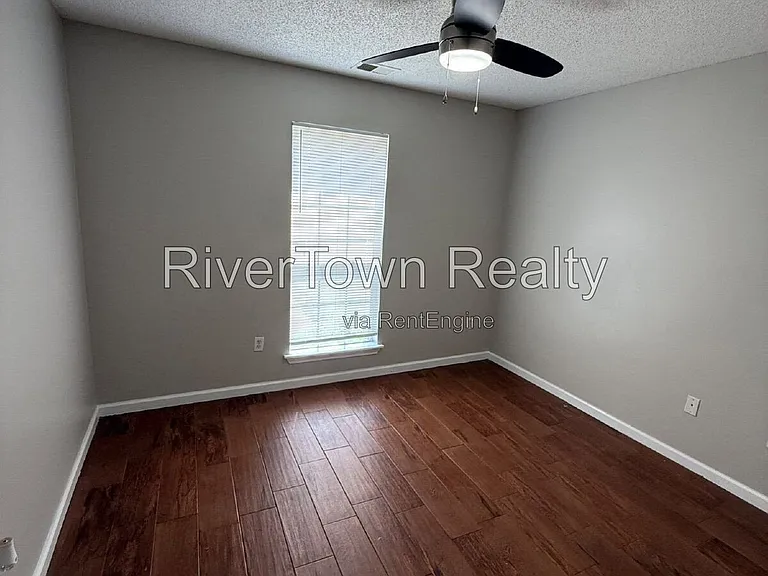 10570 Pecan View Dr — Photo 10