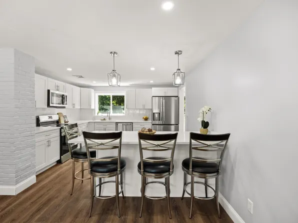 15 Clara Rd, Brockton, MA 02302