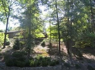 948 Summit Dr, Stroudsburg, PA