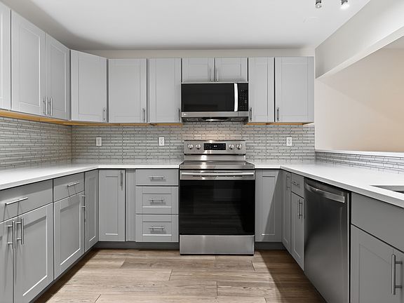 5th image of 13680 NE 69th St APT 644
