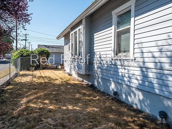 5th image of 702 S 51st St