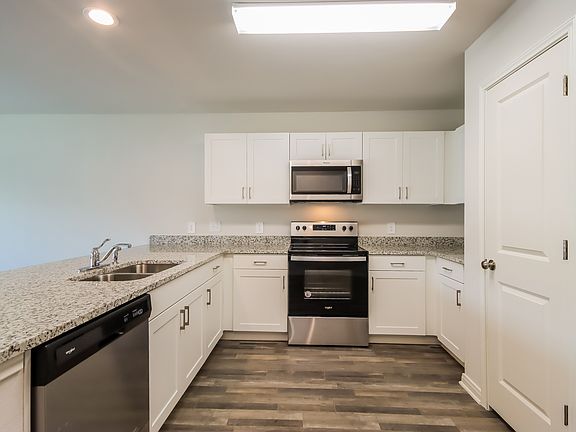 5th image of 238 Red Clover Dr