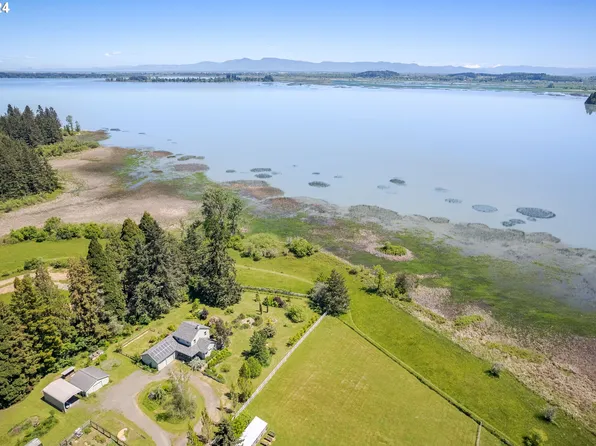 26127 Marina Rd, Veneta, OR 97487
