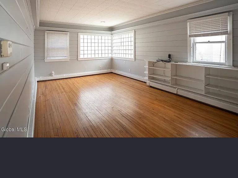 1 McLeod Rd — Photo 10