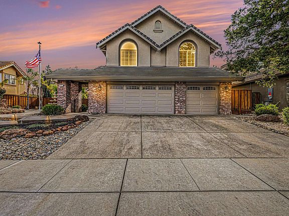 2nd image of 615 Rutherford Cir