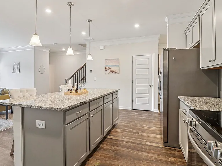3625 Fairhaven Dr — Photo 3