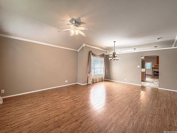4th image of 2513 WOODLAND VILLAGE PL