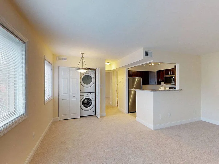 Woodlee Terrace Apartments — Photo 14