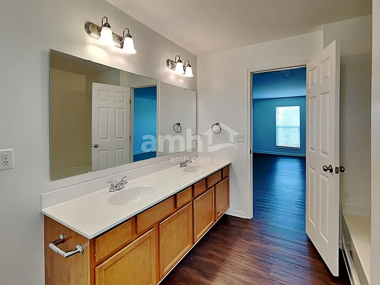 6718 Waverly Park — Photo 13