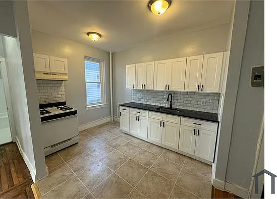361 Sanford Ave #A5 — Photo 1