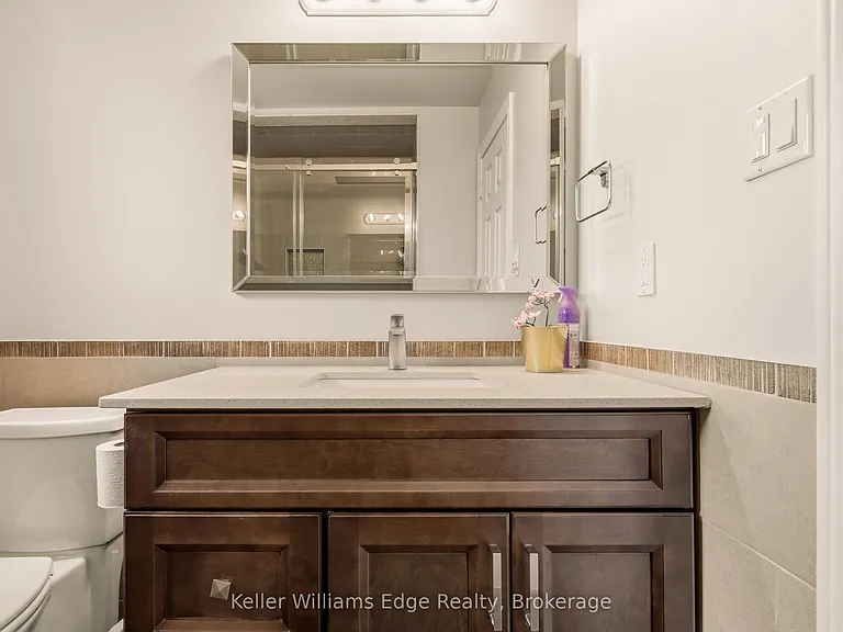 6760 Dillingwood Dr — Photo 32