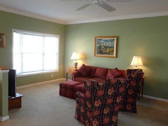 3rd image of 15 Marble House Dr