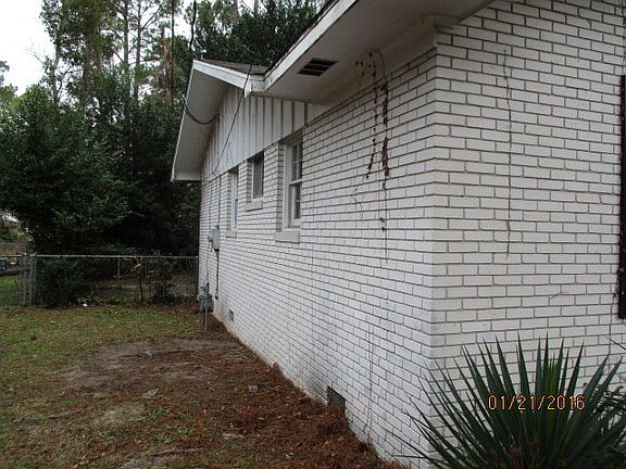 3rd image of 1506 E Moore St