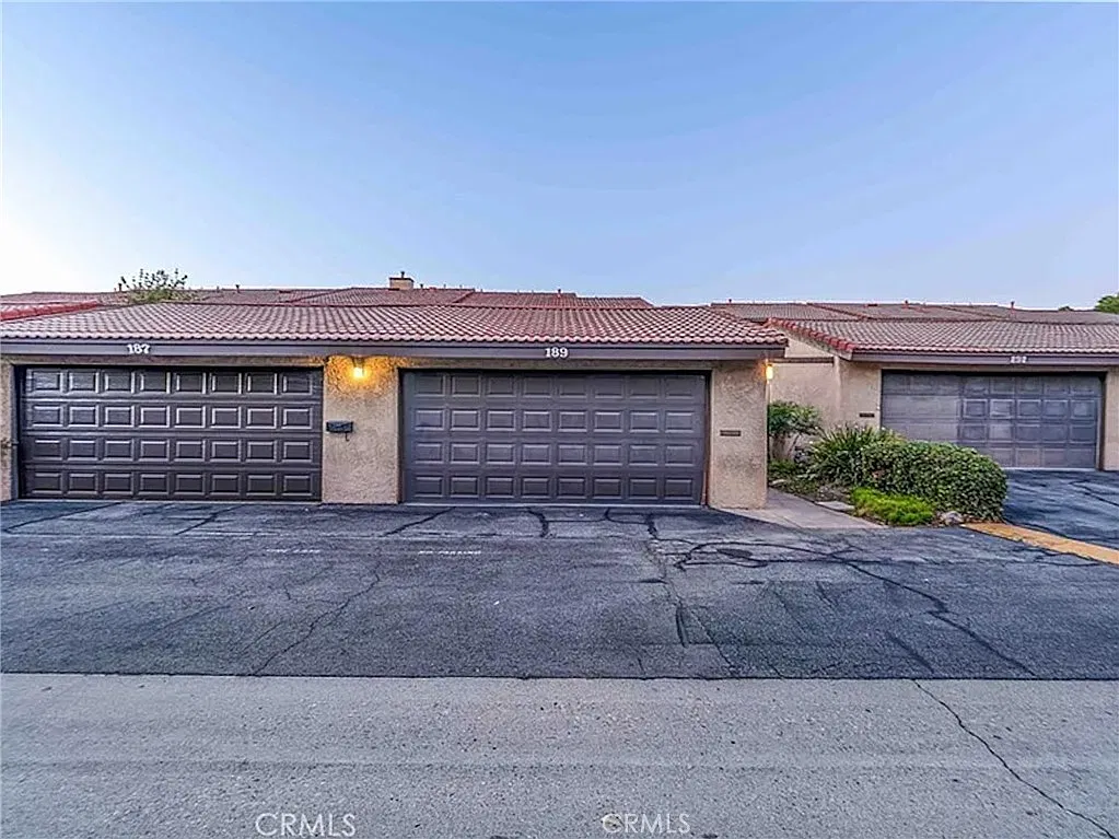 3 bed, 1332 sqft, $3,800 — Photo 2