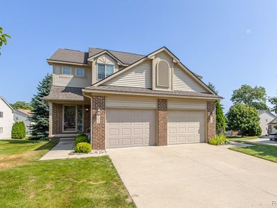 7070 Magnolia Ln, Waterford, MI, 48327