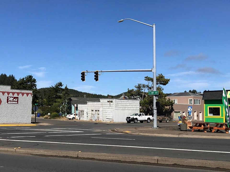 1st image of 5028 SE Jetty Ave