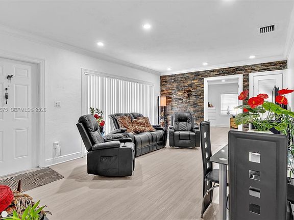 5th image of 340 W 55th St