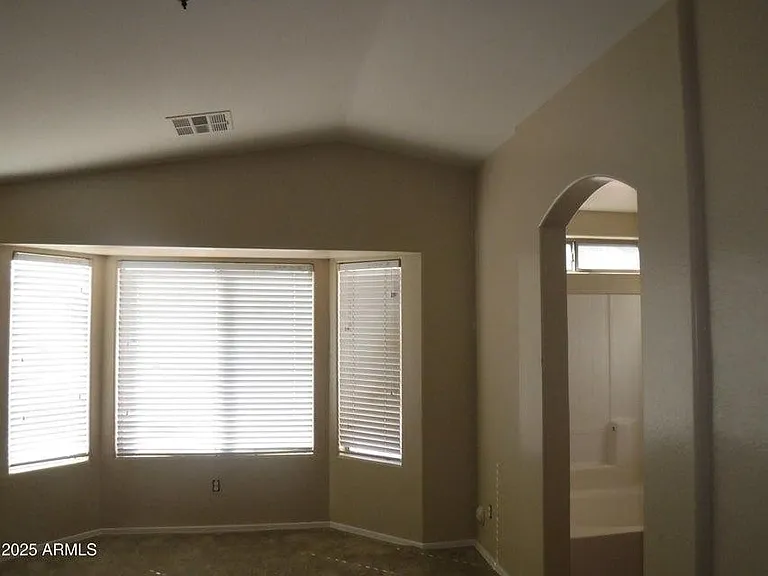 4524 S 25th Dr — Photo 3