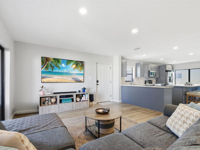 301 N Pine Island Road #217, Plantation, FL, 33324