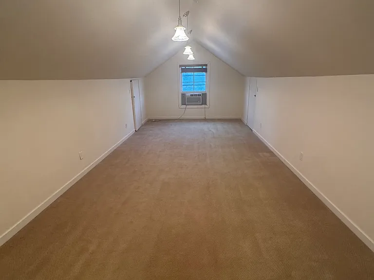 261 Randolph St — Photo 14