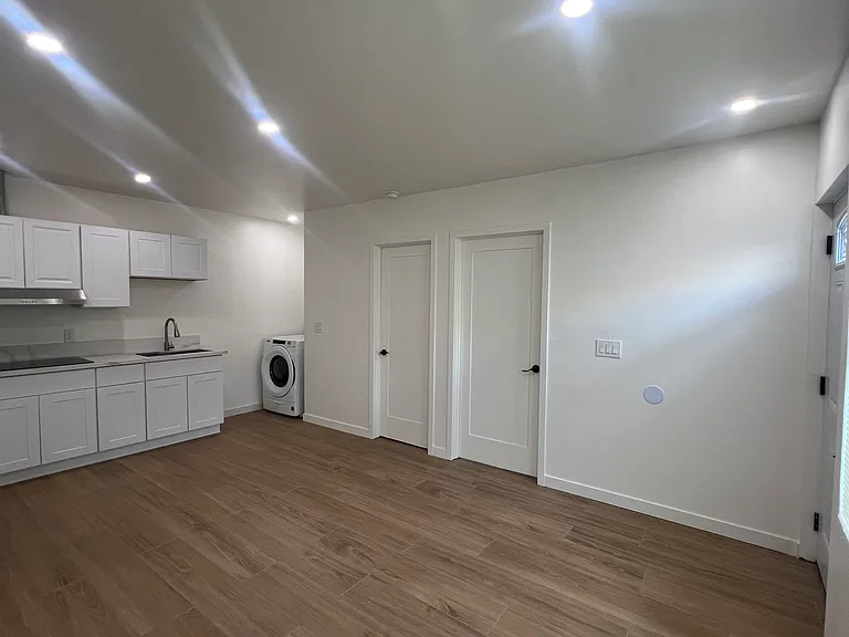 2422 Megan Ct — Photo 11