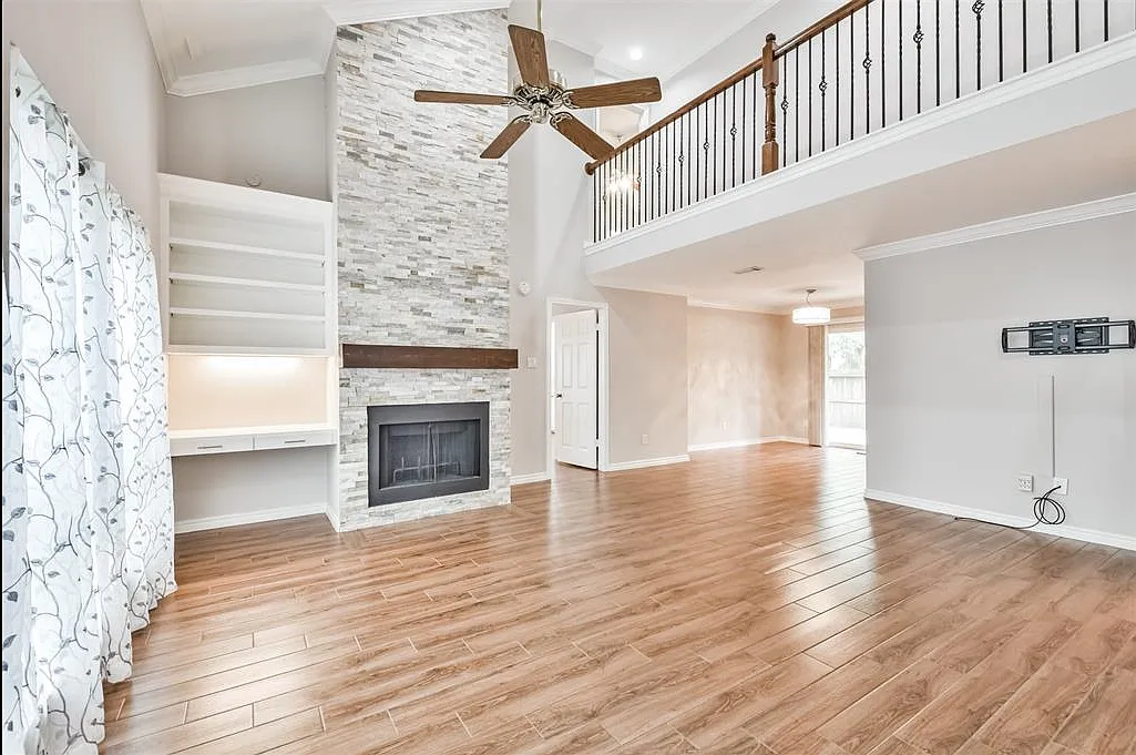 4 bed, 2.5 bath, 2057 sqft, $2,700 — Photo 3