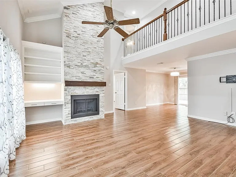 10327 Brickyard Ct — Photo 3