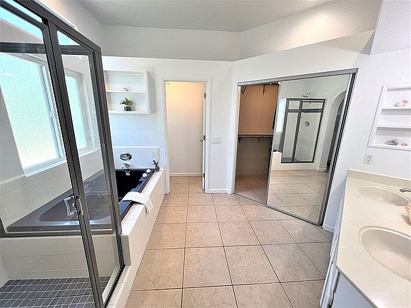 5th image of 693 Sugarwood Ct