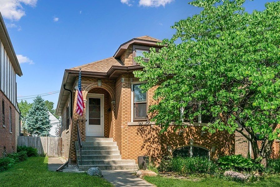 1st image of 4630 N Kostner Ave