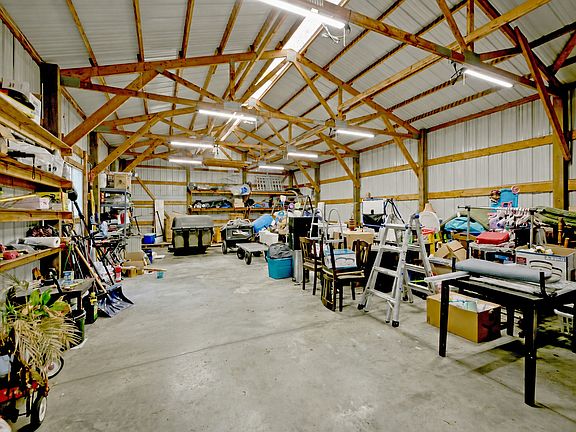 4th image of 104 Golden Spike Rd