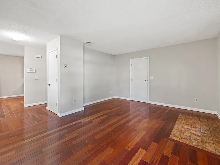 180 Gorman St — Photo 3