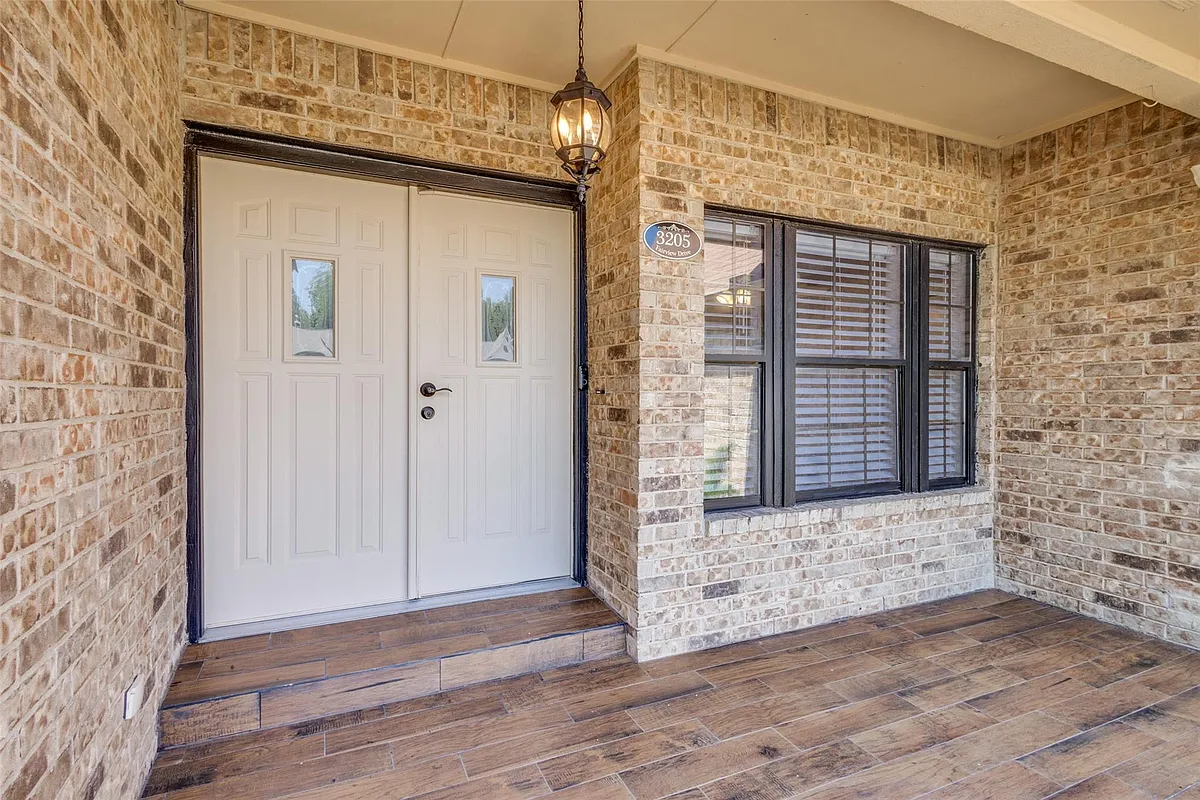 Building Photo - Cliffview Dr