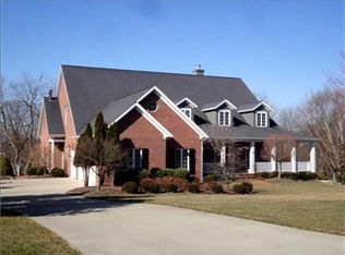 352 Bryn Du Dr, Granville, OH 43023