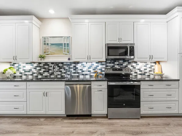 23 Greenleaf Parsons Road, York, ME 03902