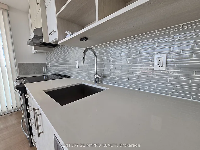 150 Fairview Mall Dr #802 — Photo 26