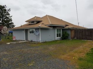 718 W Locust St, Coulee City, WA 99115