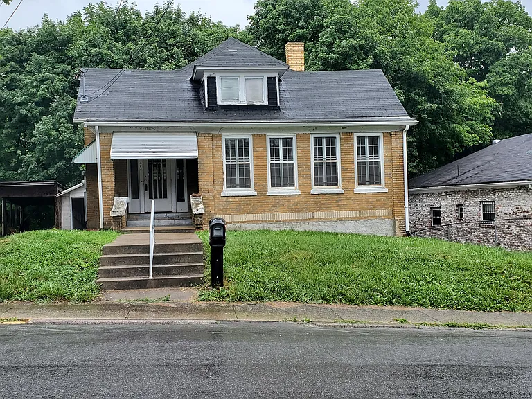 423 S Fayette St — Photo 2
