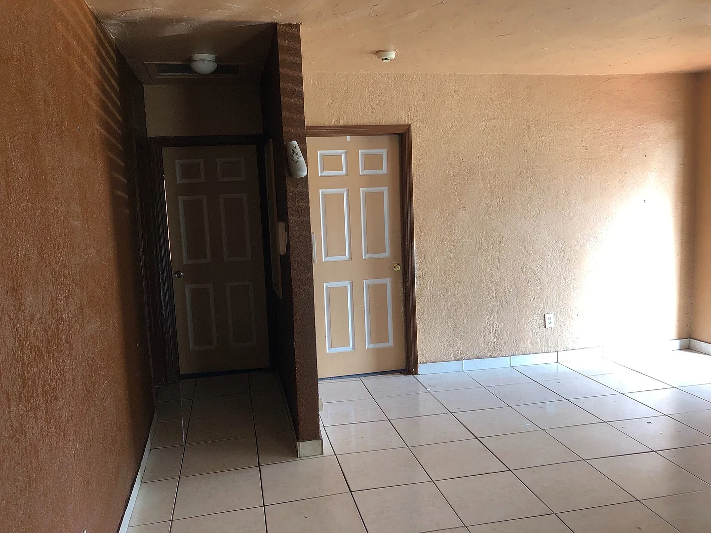 Large 3-1/2 house — Photo 2